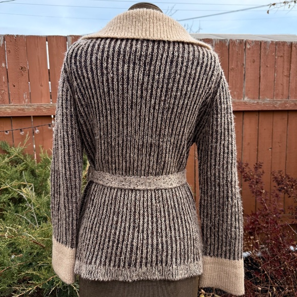 Stunning Rare Vintage 70s Ribbed Knit Tie Waist Cardigan - Picture 3 of 10